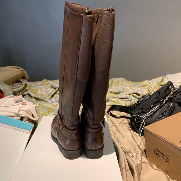 Boots - Picture 3 of 3